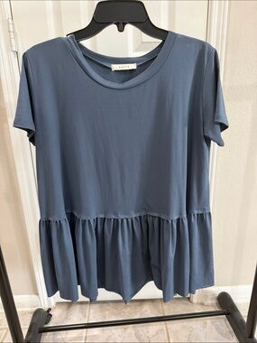 entro Short Sleeve Peplum Tunic in Slate Blue